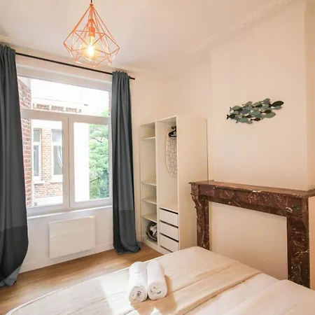 Fully-equipped In Center + Parking *