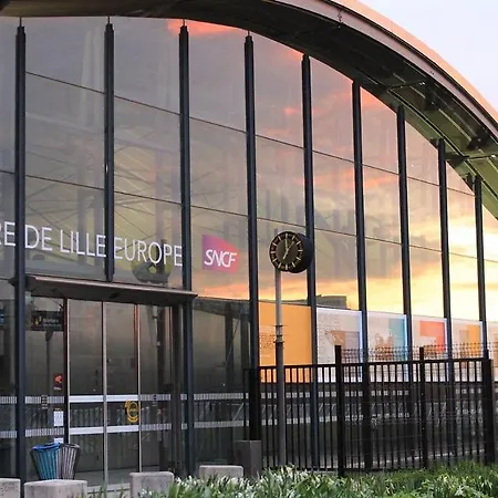 Fully-equipped In Center + Parking