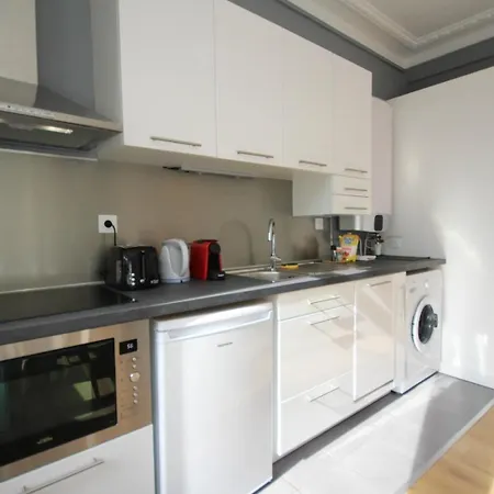 Appartamento Fully-equipped In Center + Parking *